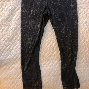 Lululemon crop size 6